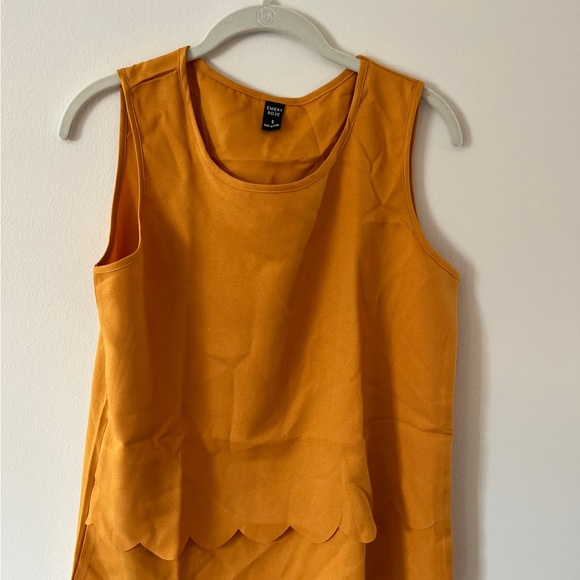 Summer Purge. All clothes are between a 4-6 never worn - Picture 3 of 16